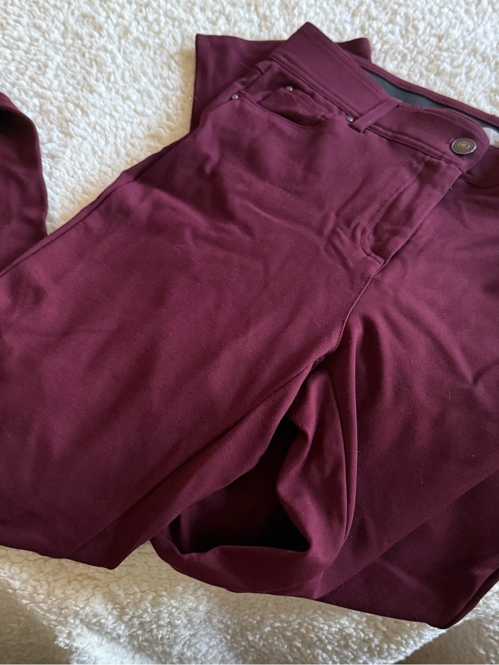 Burgundy High-Rise Skinny pants